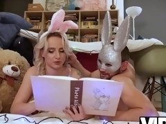 Blonde bombshel and her friend turn into sex